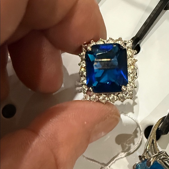 Jewelry - Elegant Blue and Silver Women's Ring